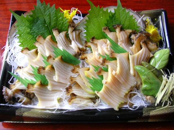 蒸しアワビ刺身