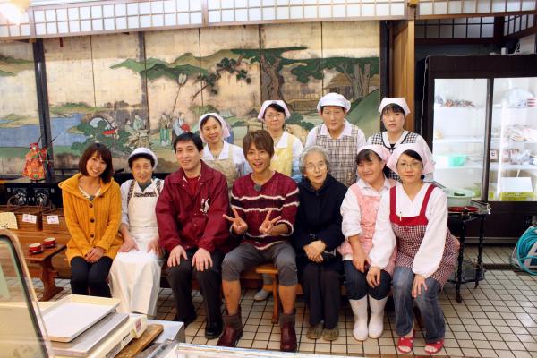 杉浦太陽さん、水島知子さんとうおやスタッフ